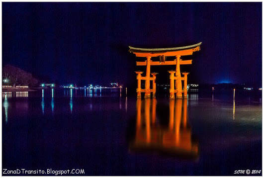 Torii flotante