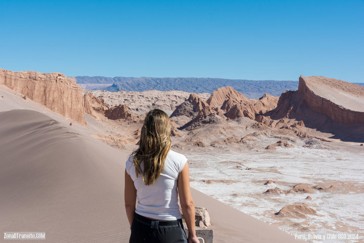 Valle de la Luna. Recorrer en coche de alquiler el Desierto de Atacama.