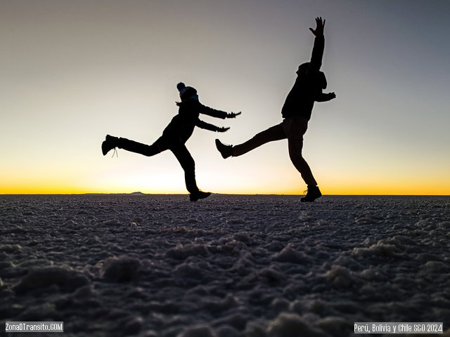 Amanecer en el Salar de Uyuni