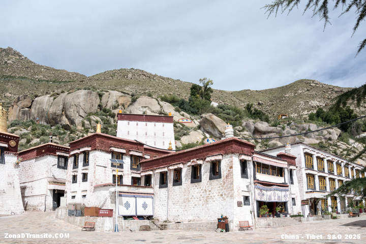 Monasterio de Sera en Lhasa